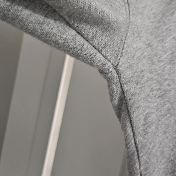 Roots Cropped Grey Sweater - Picture 5 of 9
